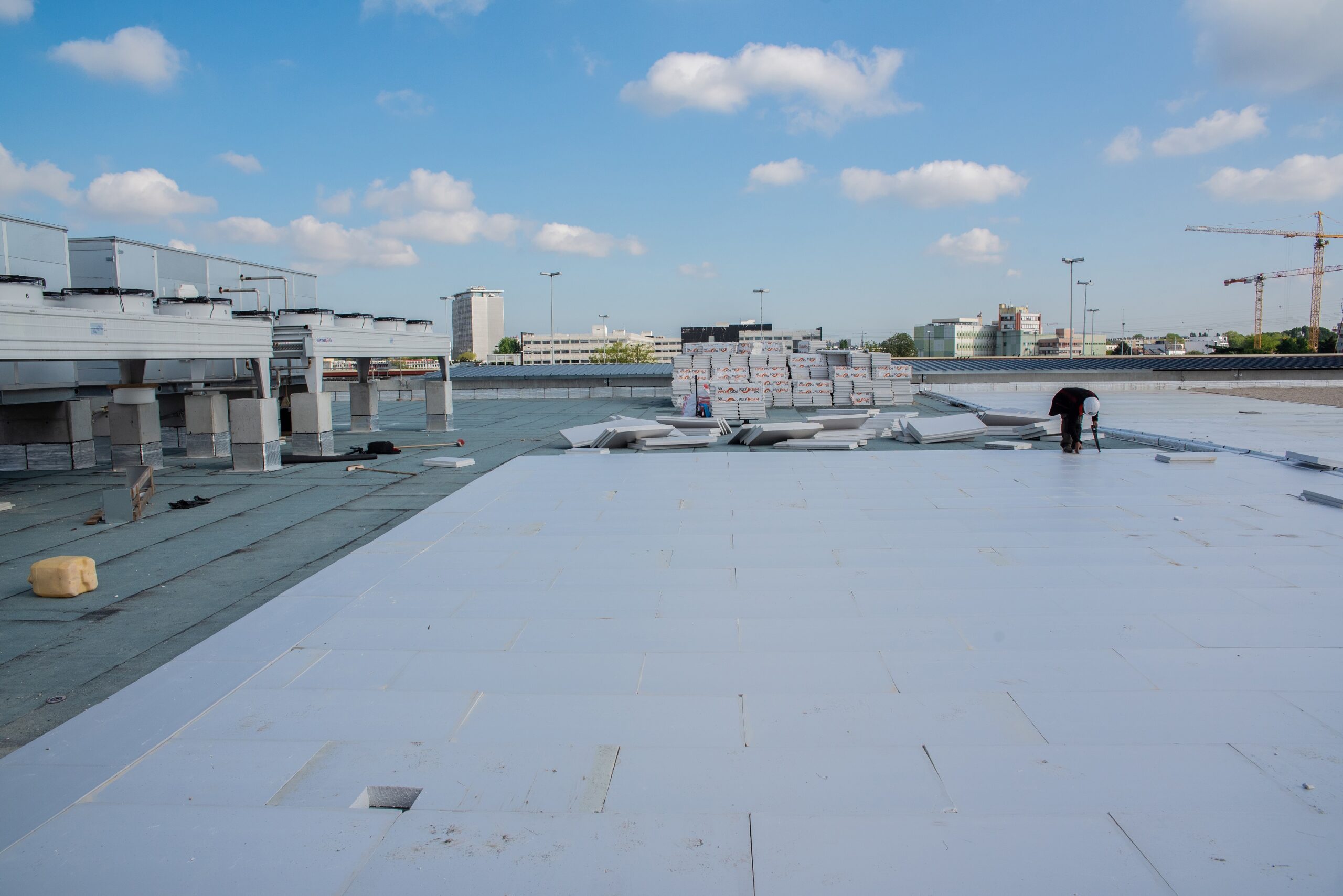 Ravatherm réalise l'isolation inversée du toit-terrasse d'un nouveau pavillon au marché international de Rungis