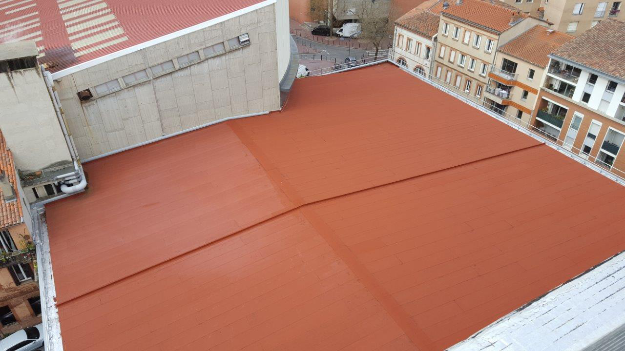 FOAMGLAS – Innovation chantier  –  Première garantie 25 ans pour l’isolation thermique et l’étanchéité de la toiture d’une piscine