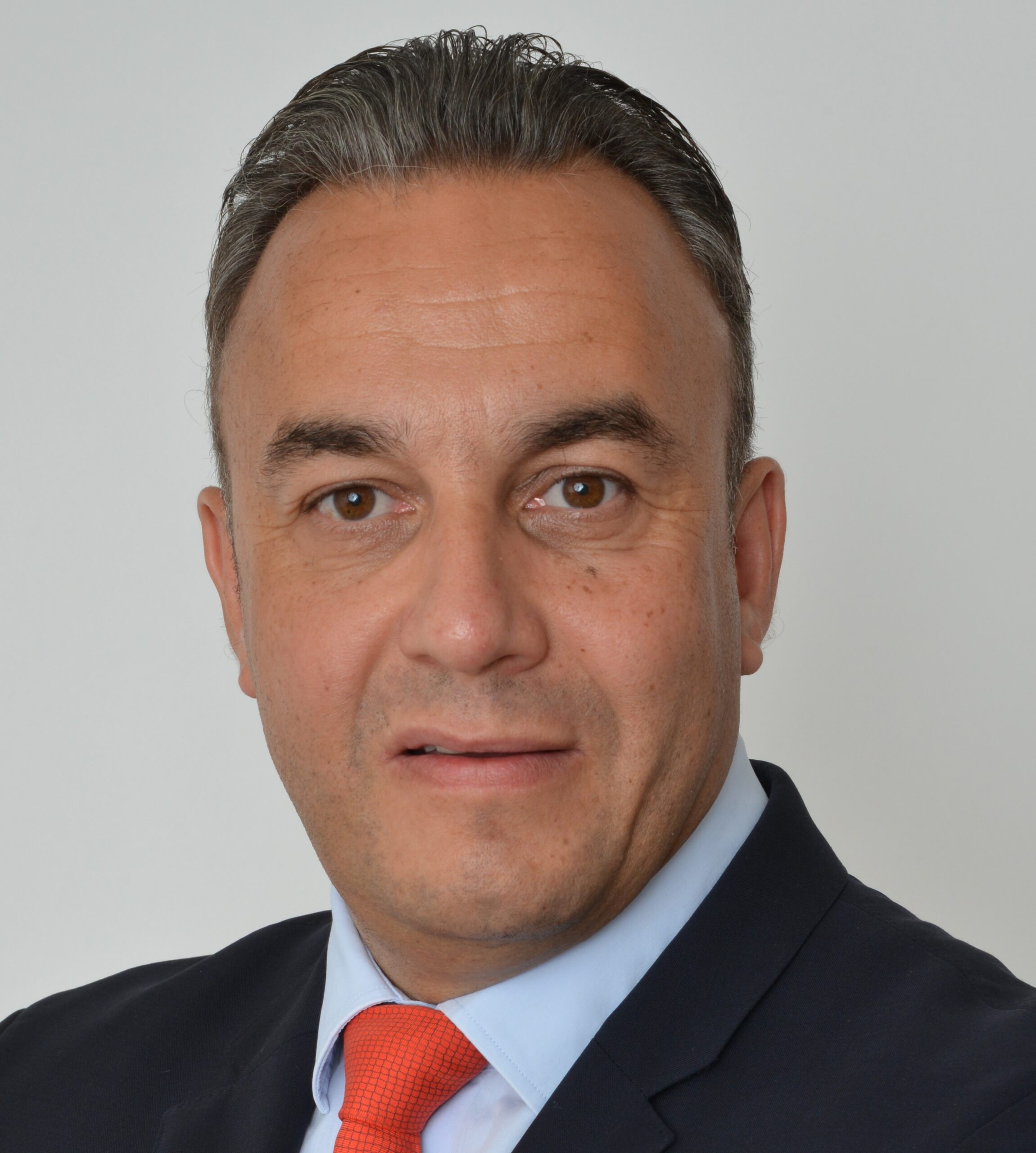 RAPHAEL DERICBOURG, DIRECTEUR GENERAL DE KAWNEER SOUTHWEST EUROPE