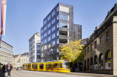 <strong>WICONA équipe l’Office cantonal de l’Environnement et de l’Energie à Bâle de fenêtres insonorisées à cavité fermée</strong>