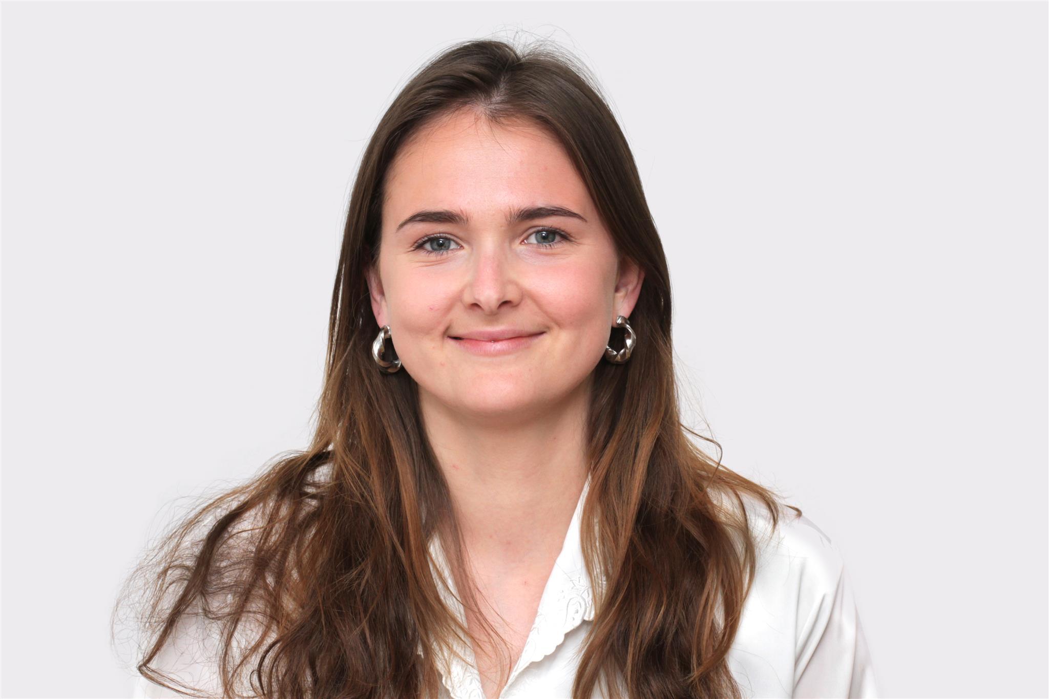 Adélaïde Feldmann, Responsable Marketing et Ventes France chez EET Solaire Adélaïde Feldmann, Responsable Marketing et Ventes France chez EET Solaire