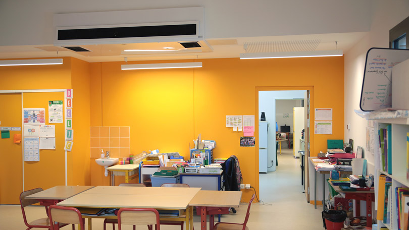 Salle de classe équipée d'une ventilation France Air