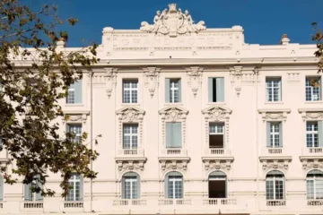 Grand Hotel d'Antibes avec menuiseries Bieber